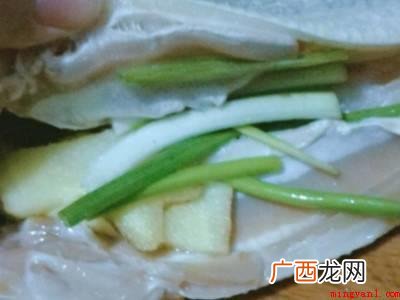鱼清蒸要怎么做才好吃的具体操作步骤 鱼清蒸要怎么做才好吃