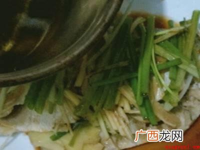 鱼清蒸要怎么做才好吃的具体操作步骤 鱼清蒸要怎么做才好吃
