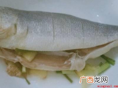 鱼清蒸要怎么做才好吃的具体操作步骤 鱼清蒸要怎么做才好吃