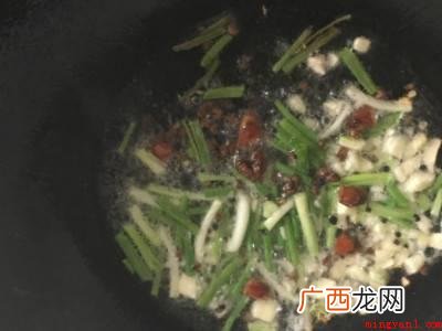 鸭血豆腐怎么烧好吃的具体操作步骤 鸭血豆腐怎么烧好吃