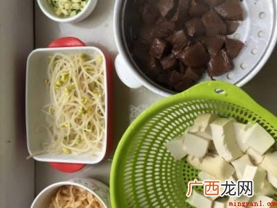 鸭血豆腐怎么烧好吃的具体操作步骤 鸭血豆腐怎么烧好吃