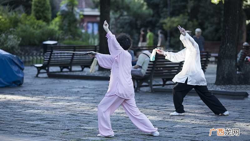 髦餮之年是指多少岁