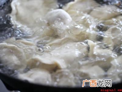 怎样煮饺子好吃不破皮的具体操作步骤 怎样煮饺子好吃不破皮
