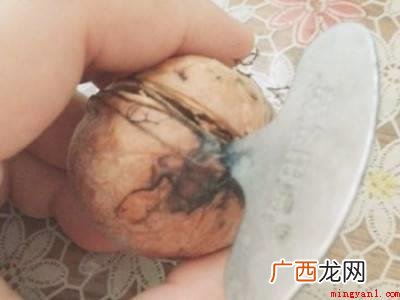 新鲜核桃怎么剥的具体操作步骤 新鲜核桃怎么剥