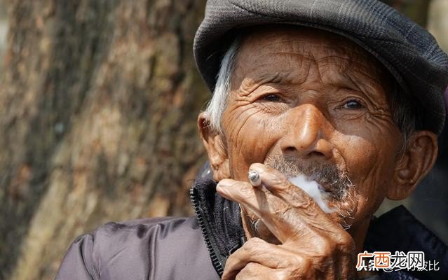 大富大贵手相 女人右手掌心有三角纹好不好