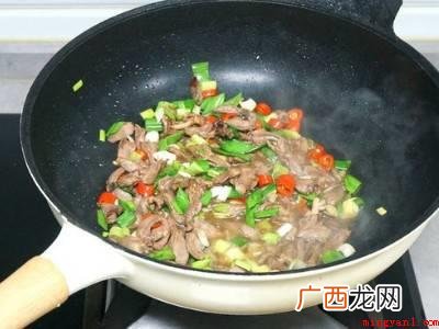 爆炒鸡心要用热水焯一下吗