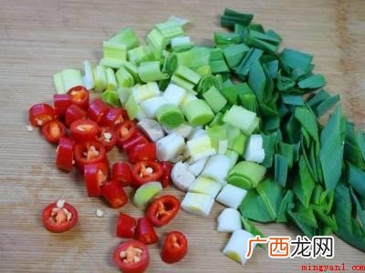 爆炒鸡心要用热水焯一下吗