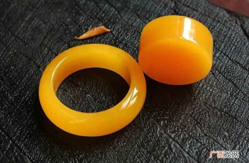 蜜蜡为什么晚上不能戴 蜜蜡是什么