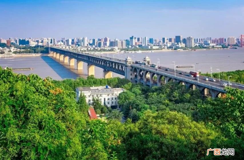 江城是指哪个城市的雅号 江城是指哪个城市