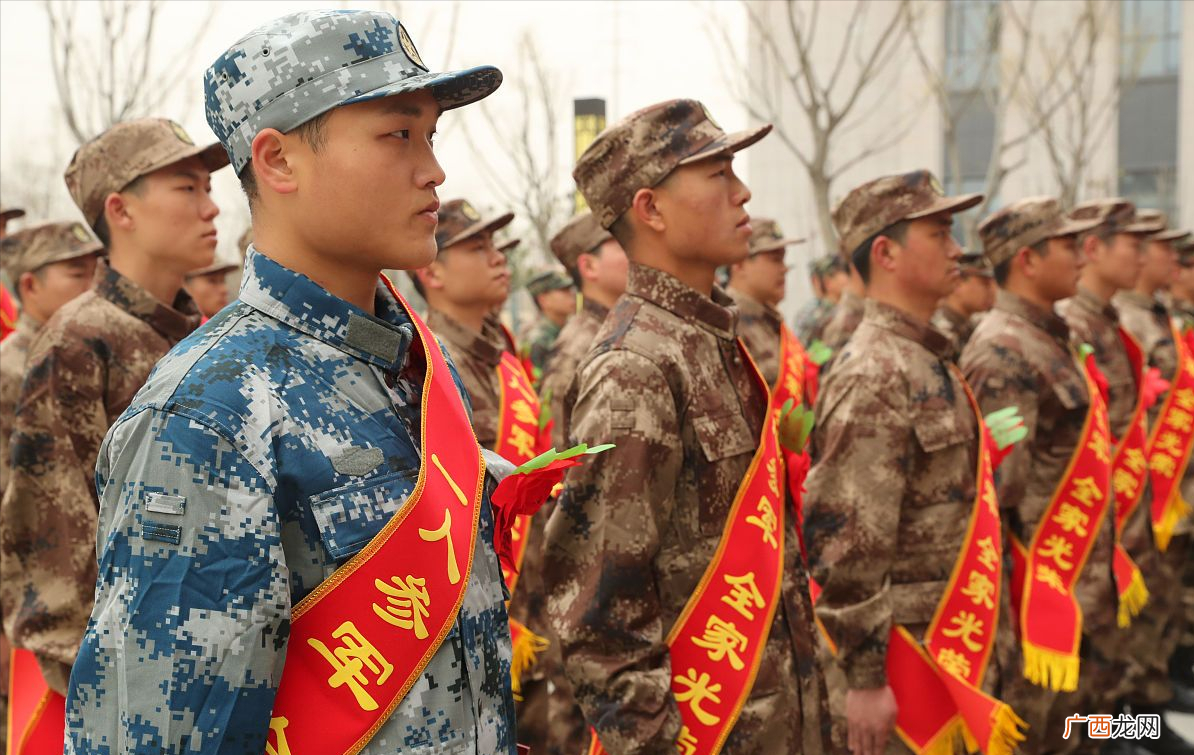 大校相当于政府什么官是什么级别 大校相当于政府什么官