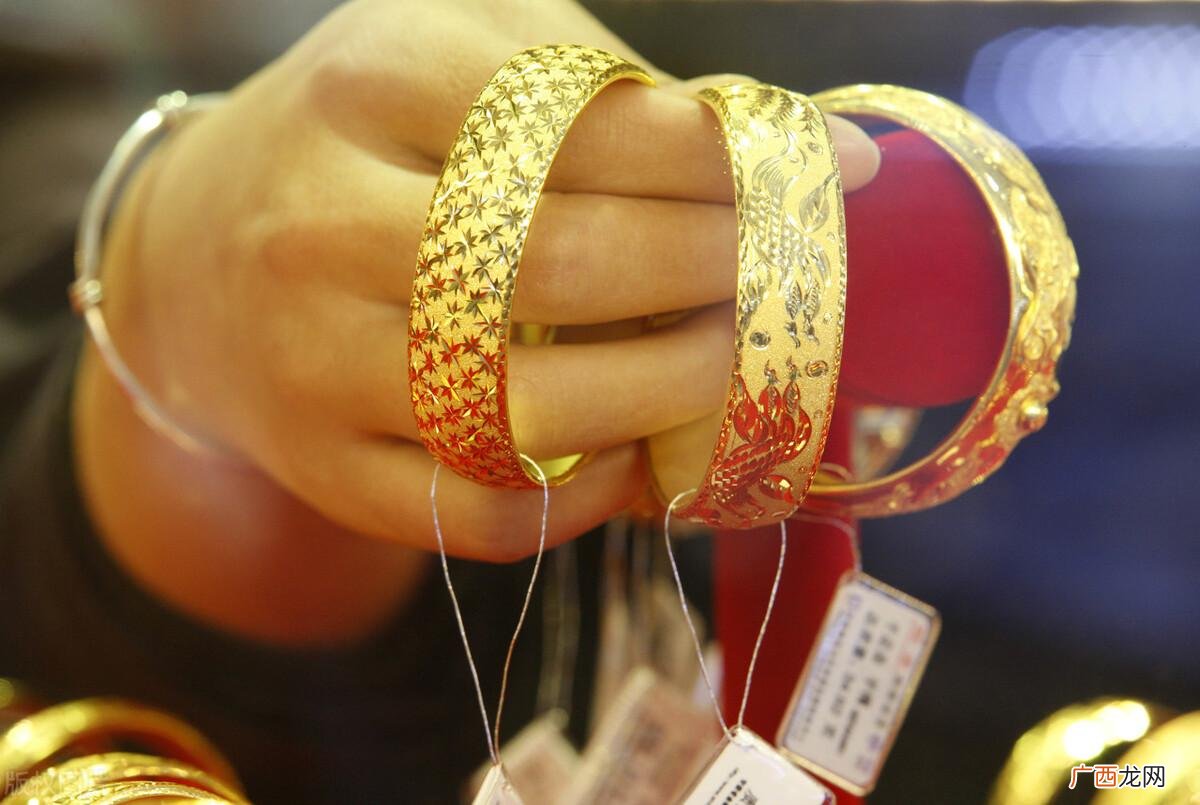 金项链有必要天天摘吗 金项链洗澡的时候需要摘下来吗