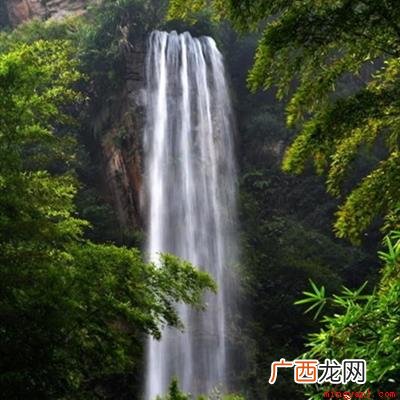 日照香炉生紫烟,遥看瀑布挂前川 飞流直下三千尺是哪个风景区