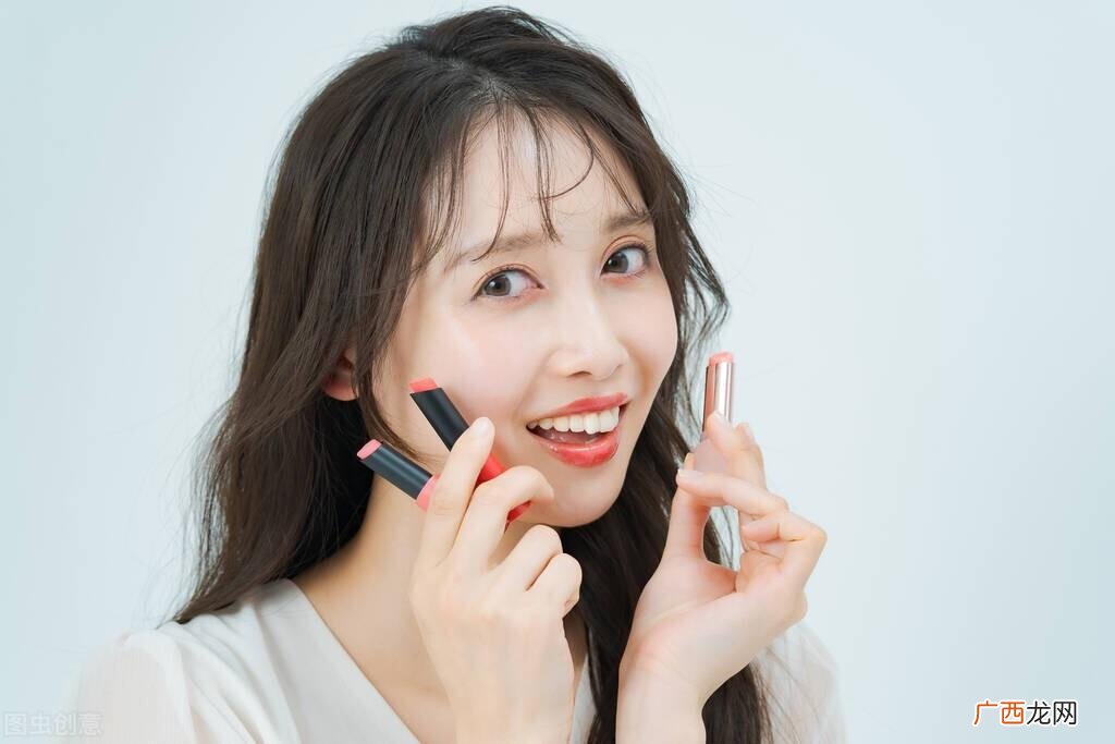 长期使用口红会中毒吗 口红有毒吗对身体有伤害吗