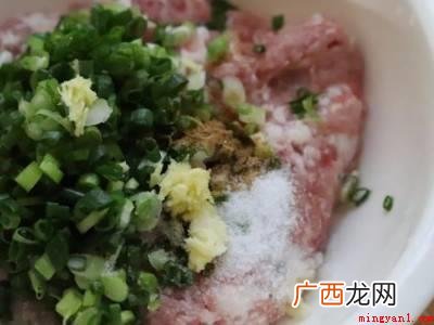 小馄饨馅怎么调才好吃的具体操作步骤 小馄饨馅怎么调才好吃