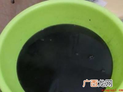 黑裤子被84染色了怎么恢复