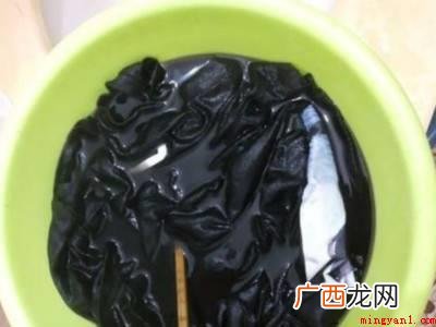 黑裤子被84染色了怎么恢复