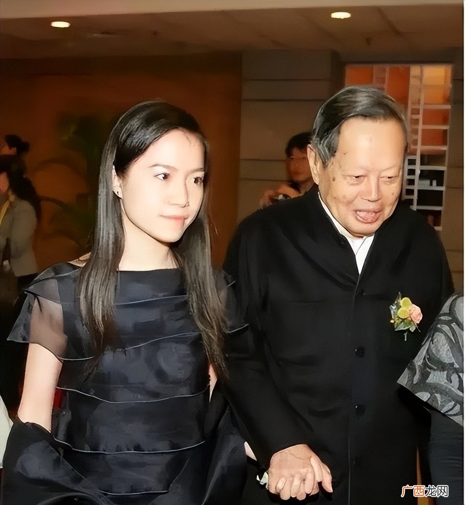 翁帆和杨振宁结婚前什么关系 翁帆和杨振宁结婚时多少岁数