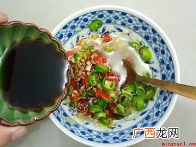 鹌鹑怎么吃的具体操作步骤 鹌鹑怎么吃