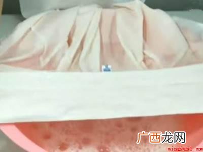 领子发黄怎么洗白的具体操作步骤 领子发黄怎么洗白