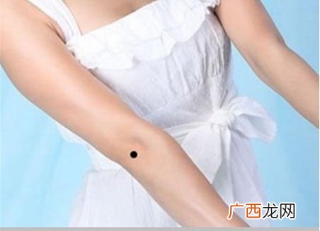 女人有此痣相代表运势图解 女人右肩膀有痣代表什么