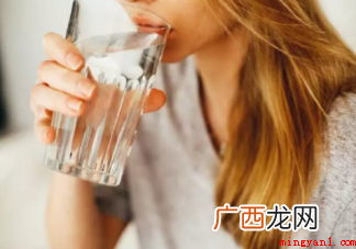 日常不能乱喝水 如何科学喝水 日常不能乱喝水