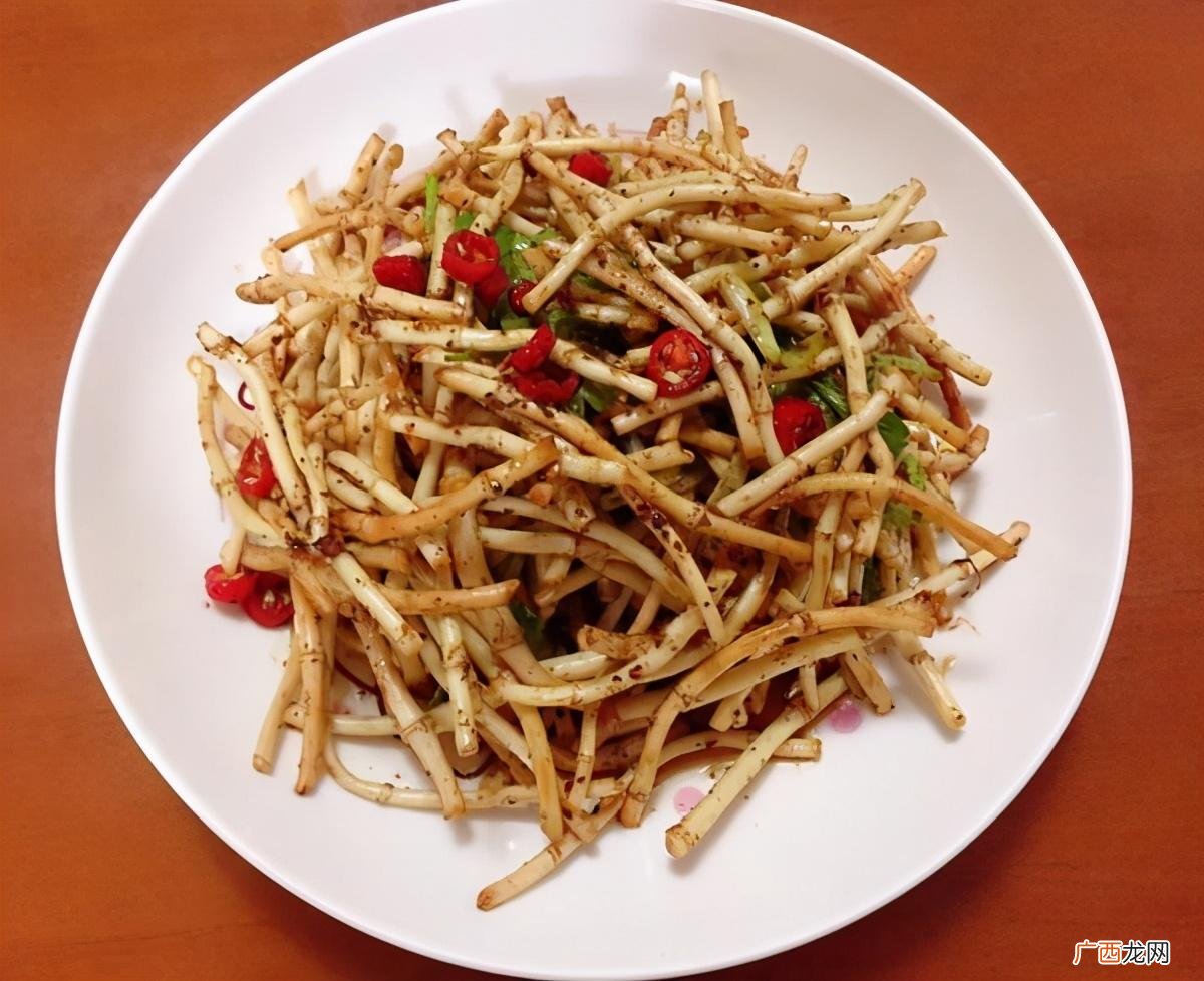 折耳根是鱼腥草吗图片 折耳根是鱼腥草吗