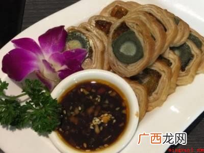 皮蛋鸭卷怎么吃的具体操作步骤 皮蛋鸭卷怎么吃