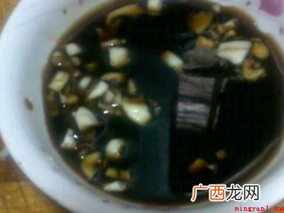 皮蛋鸭卷怎么吃的具体操作步骤 皮蛋鸭卷怎么吃