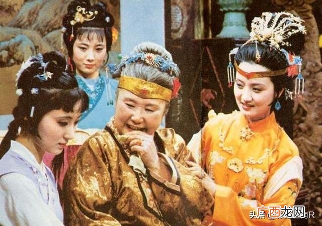 为什么黛玉死的时候只有探春 黛玉临终前为什么李纨在场