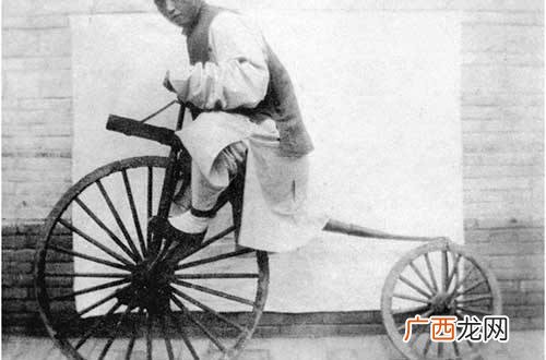 第一辆自行车的发明人 世界上第一个自行车是谁发明的