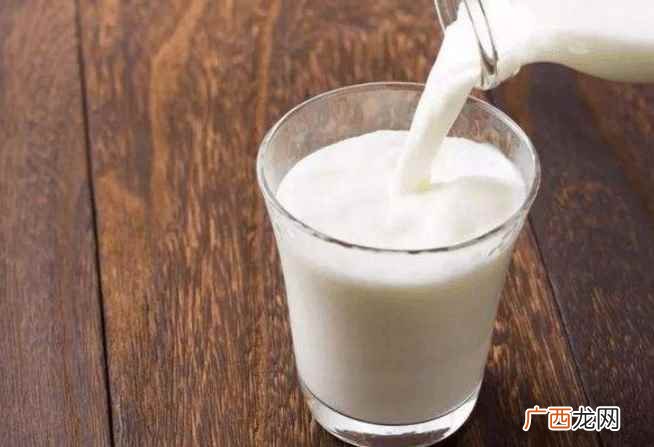 牛乳及其制品是膳食中蛋白质、钙、磷、维生素 牛奶是不是发物