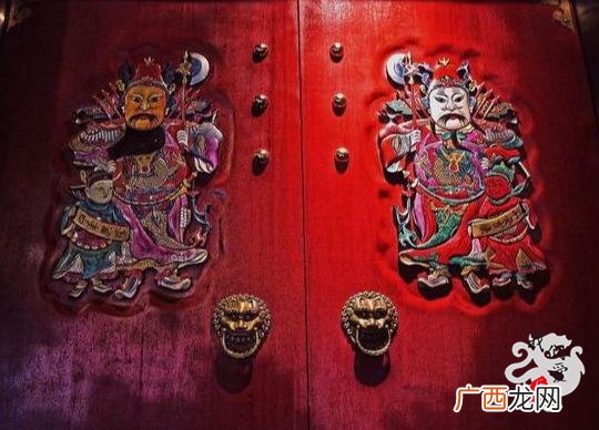 贴门神左右分别是谁 为什么秦琼和敬德是门神传说
