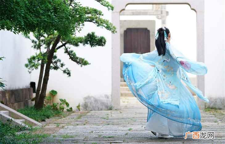 两世姻缘元代杂剧家、散曲作家 轻歌曼舞的意思