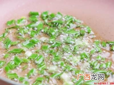 用饺子皮能做什么美食的具体操作步骤 用饺子皮能做什么美食