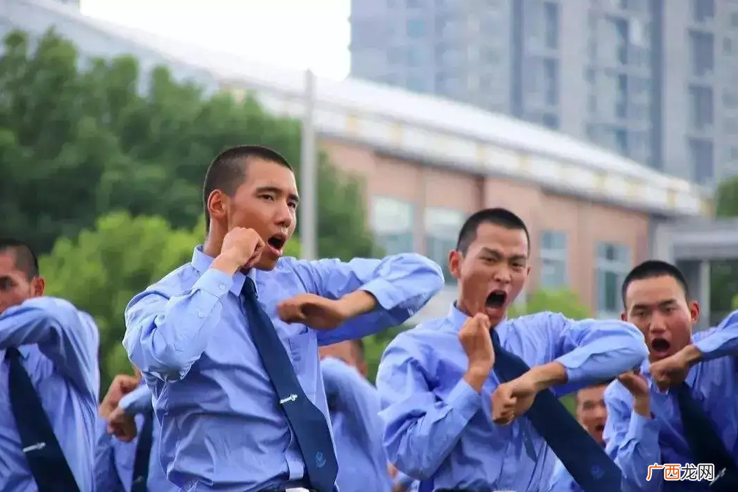 毕业后才知道二者区别，但人生没有回头路 军校好还是警校好