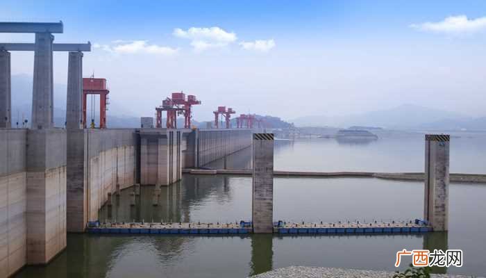防洪区上游河道适当位置兴建能调蓄洪水的综合利用水库 死水库是啥意思