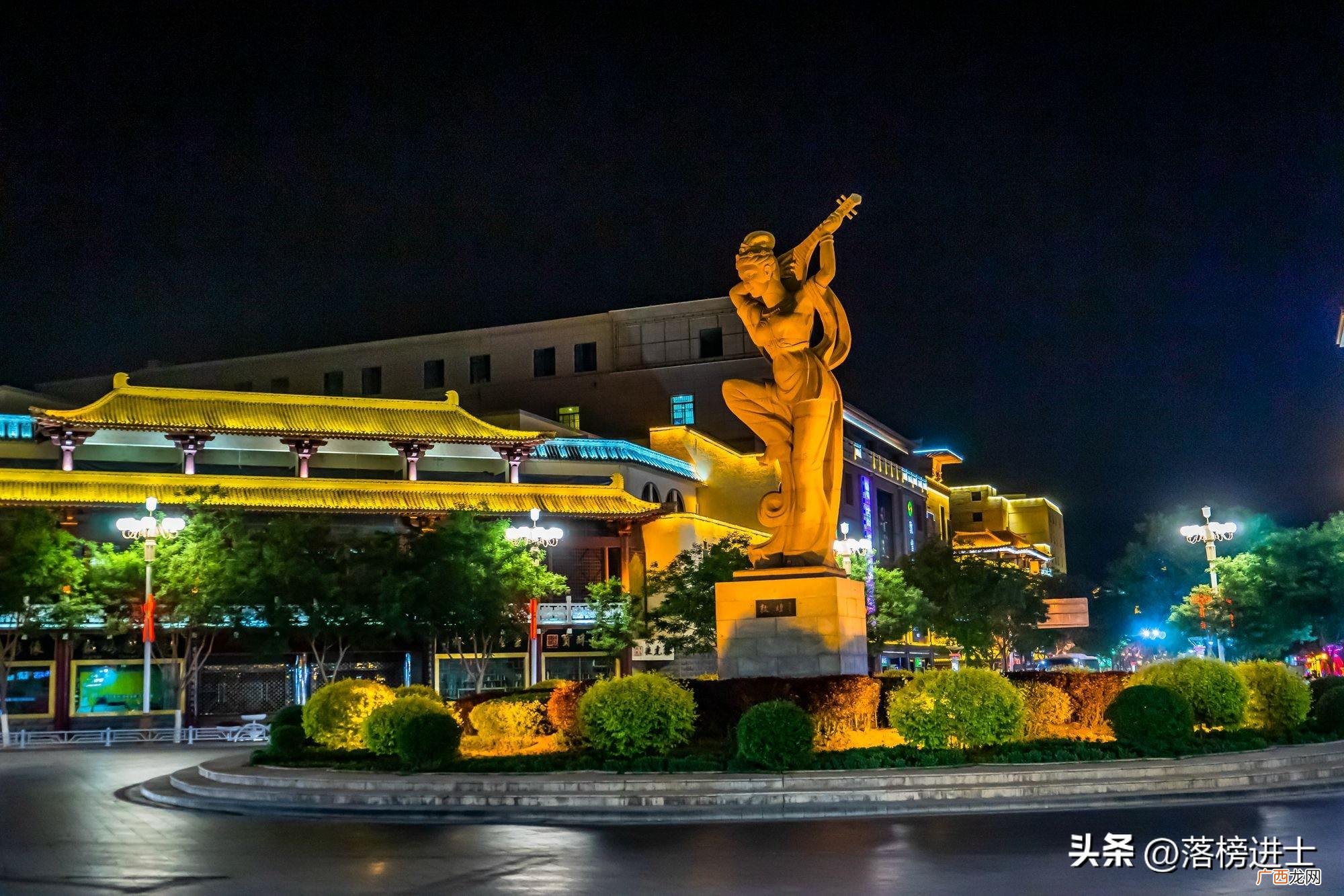 甘肃敦煌是一生必去的景点地方 敦煌在哪个省哪个市