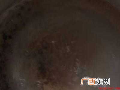 高压锅严重烧糊了怎么清洗