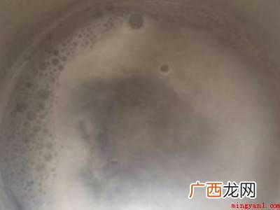 高压锅严重烧糊了怎么清洗