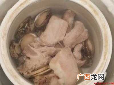 鲍鱼汤放入什么材料煲的具体操作步骤 鲍鱼汤放入什么材料煲
