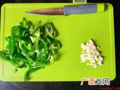 青椒炒什么具体操作步骤 青椒炒什么