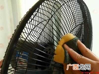 落地扇不拆清洗小妙招的具体操作步骤 落地扇不拆清洗小妙招