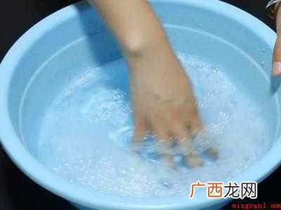 落地扇不拆清洗小妙招的具体操作步骤 落地扇不拆清洗小妙招