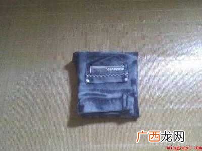 叠裤子的技巧和小方法的具体操作步骤 叠裤子的技巧和小方法