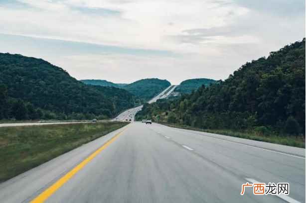 我国高速公路开车注意事项 高速上的车速多少最省油