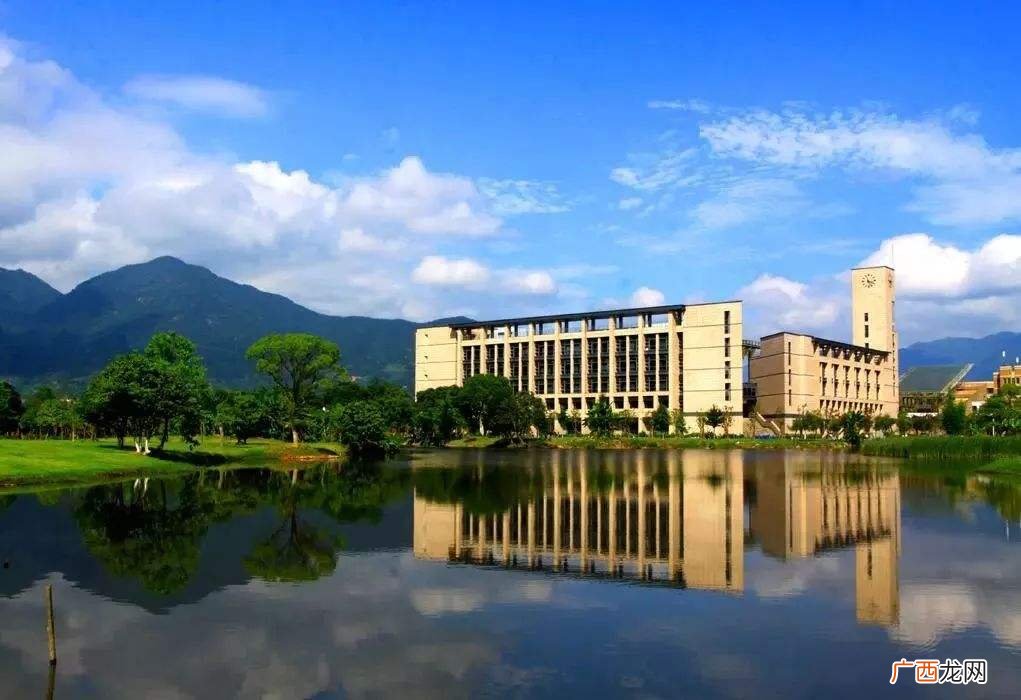 福州大学占地7000多亩设84个本科专业 福州大学多大