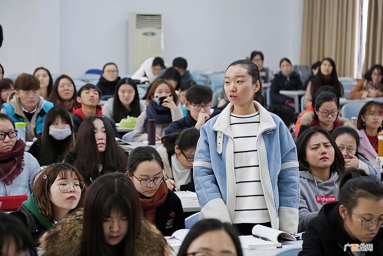 两个岗位编辑及待遇上的区别 高校辅导员和公务员哪个好