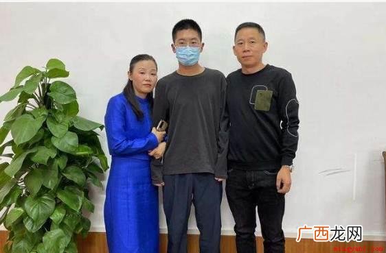 孙卓养母一家居住在二层楼里,当年刚带孙卓回家时,国某立与妻子 孙卓养父母家境怎样?