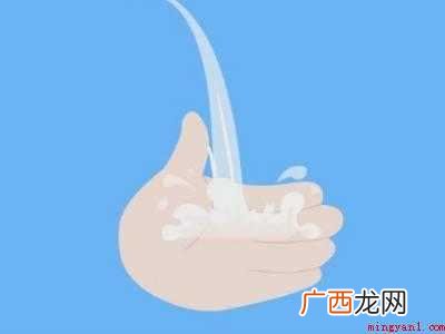 波萝密的汁用什么洗的具体操作步骤 波萝密的汁用什么洗