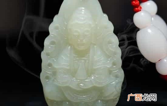 3种玉吊坠助属狗人一生顺利 属狗的戴什么玉吊坠好